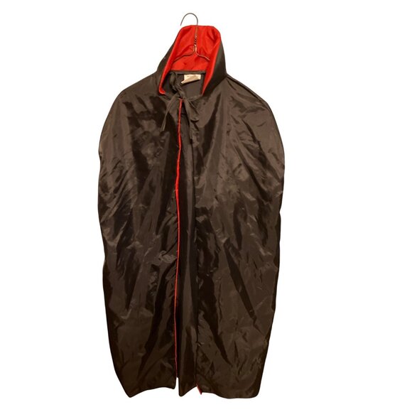 Halloween Black and Red Vampire Cape Costume One Size Fits Most 100% Nylon - Picture 3 of 6